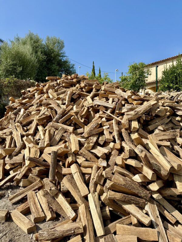 Bois de chauffage 50cm la stère livré dans les Alpes maritimes